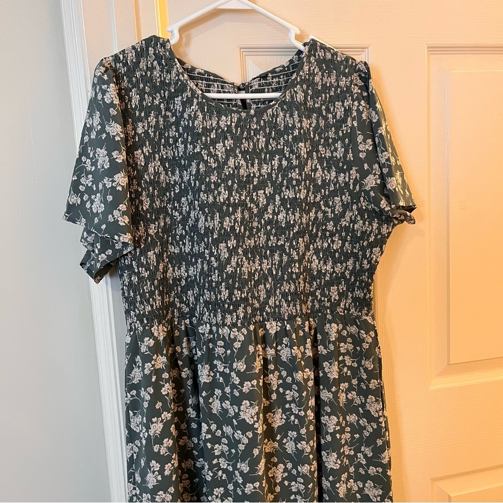 🌿 Women’s Plus Size Smocked Maxi Dress - White and Green Floral Print